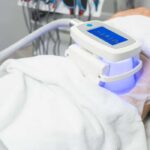 کرایولیپولیز چیست | هزینه | روش انجام | تعداد جلسات | عوارض 24 کرایولیپولیز چیست؟