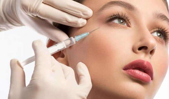 تزریق منظم بوتاکس می‌تواند کمک زیادی به زیبایی پوست شما بکند.