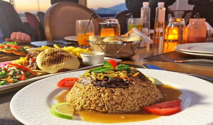 اگر حوس غذاهای عربی کرده‌اید، می‌توانید به رستوران باب البحر بروید.