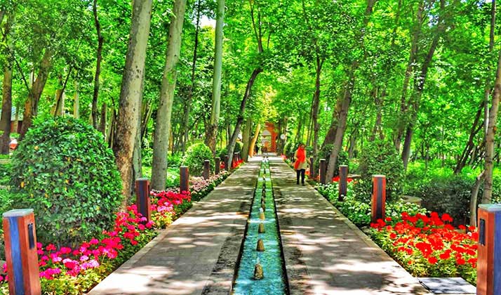 باغ ایرانی در تابستان