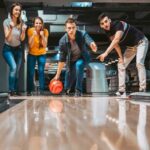 بولینگ چیست؛ قوانین، اصطلاحات و نحوه انجام بازی بولینگ 18 what is bowling