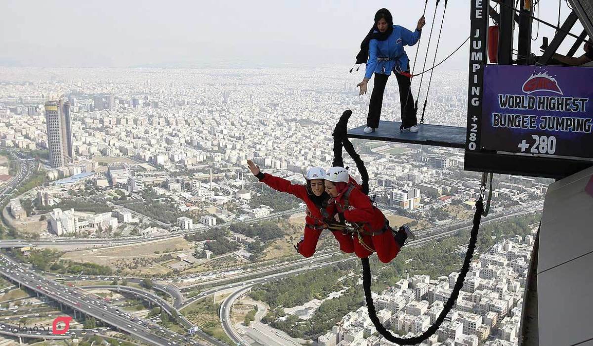 بانجی جامپینگ برج میلاد