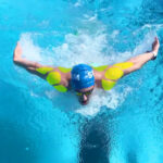 شنا برای لاغری؛ کاهش وزن با شنا کردن و تاثیر استخر بر لاغری 25 3