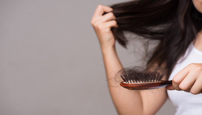 رابطه بین ریزش مو در زنان و یائسگی