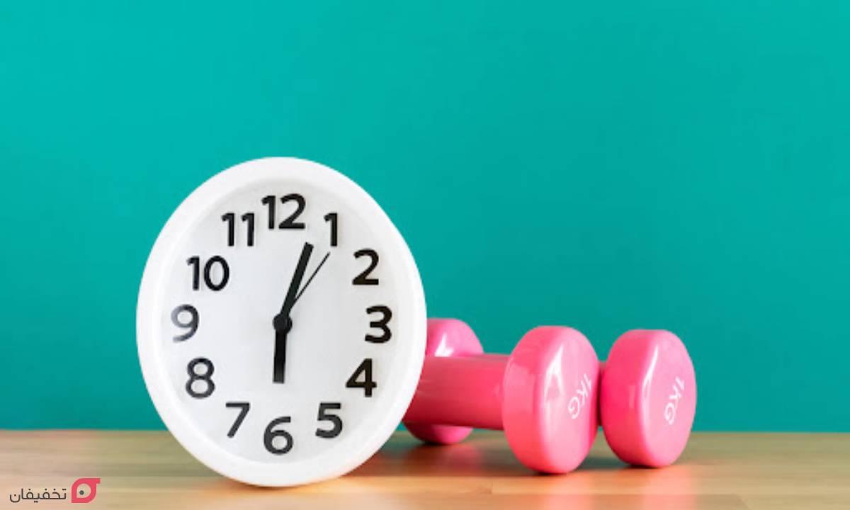 بهترین زمان ورزش برای لاغری و عضله سازی | صبح، عصر یا شب؟ 5 بهترین زمان ورزش برای چاق شدن