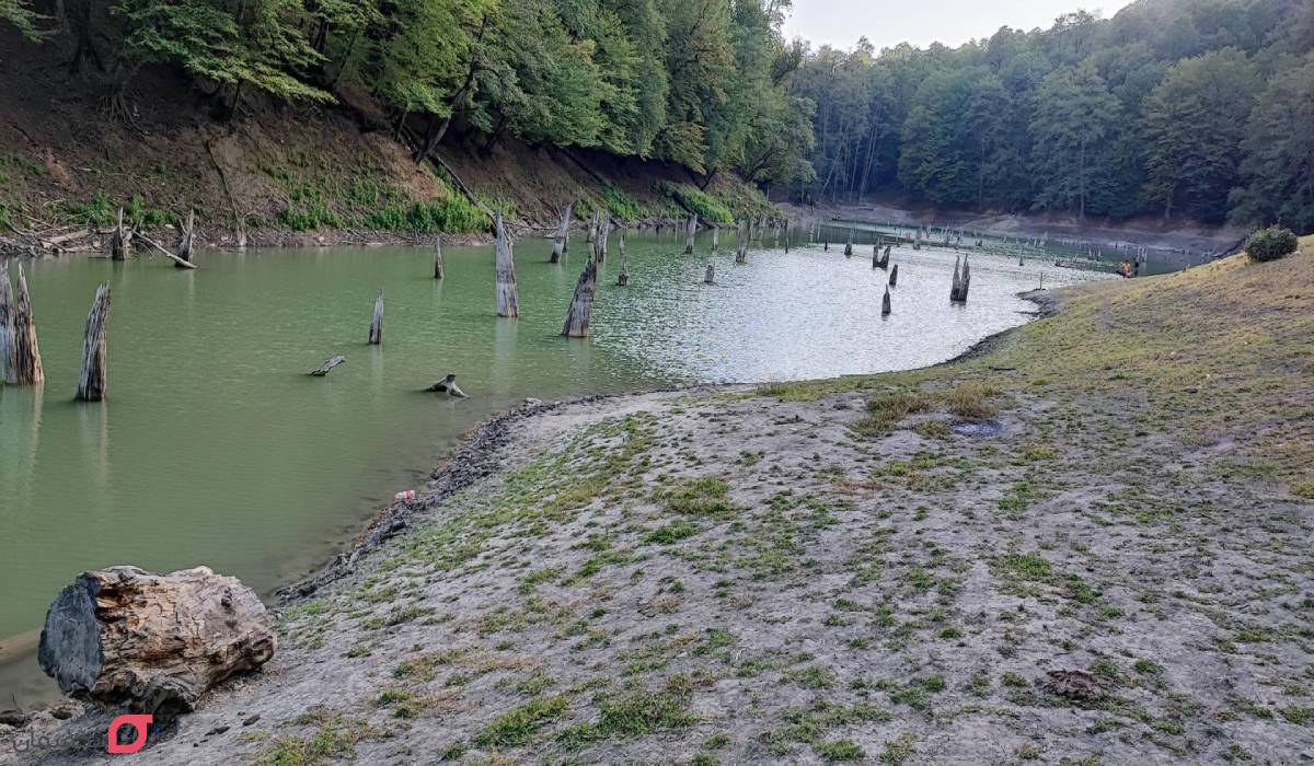 دریاچه چورت کجاست؛ مسیر دسترسی با ماشین و معرفی امکانات 7 اقامتگاه دریاچه چورت