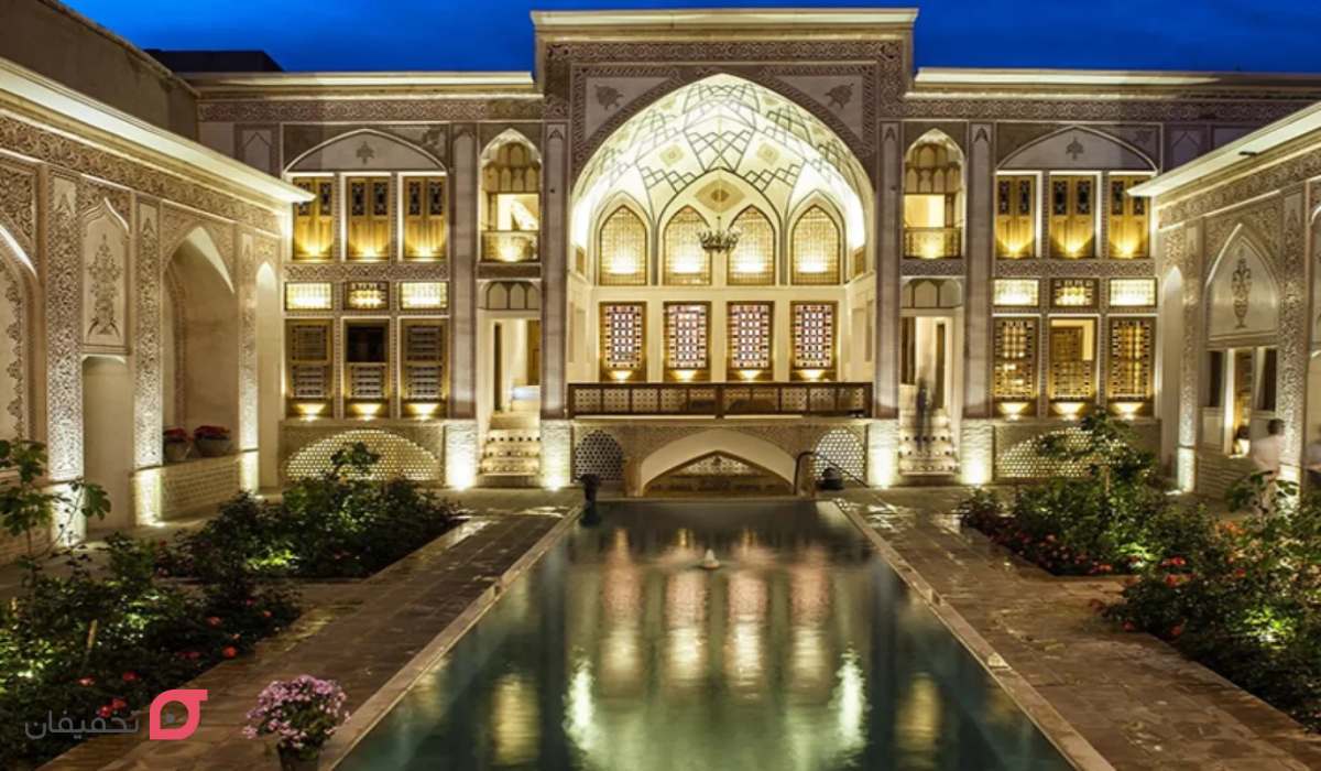 جاهای دیدنی کاشان در شب