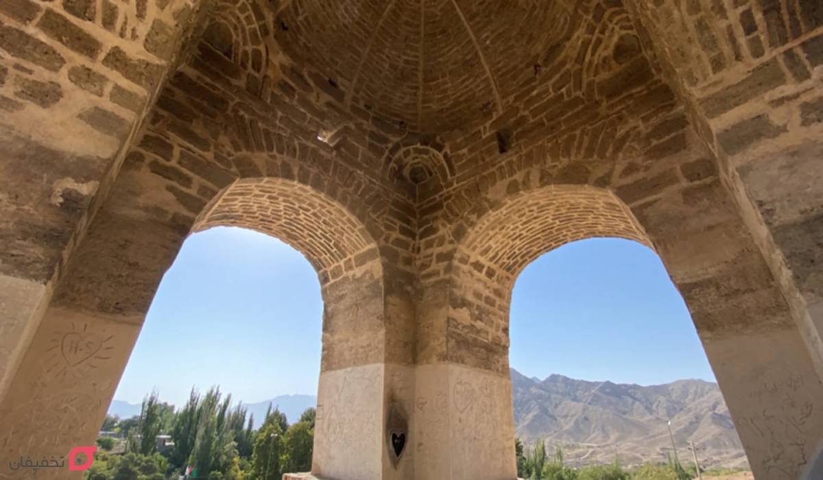 جاهای دیدنی کاشان | 15 مکان تفریحی در بهار و زمستان با عکس 8 آتشکده نیاسر