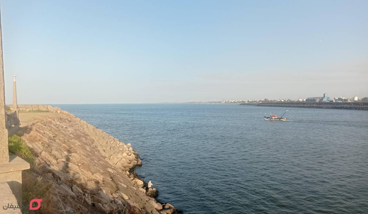 جاهای دیدنی انزلی | 19 جای تفریحی و روستا دیدنی اطراف انزلی 9 موج شکن انزلی