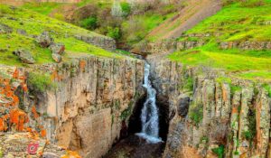 آبشار نزدیک تهران | لیست ۱۲ آبشار فیروزه ای و یخی با عکس