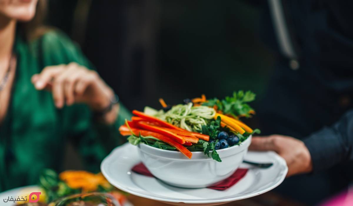 آداب غذا خوردن در رستوران های مجلل که باید بدانید 5 آداب غذا خوردن در رستوران های مجلل