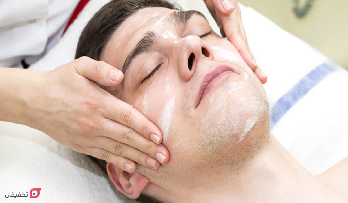 فواید ماساژ صورت | 10 معجزه ماساژ با گواشا، یخ و روغن زیتون 8 ماساژ صورت