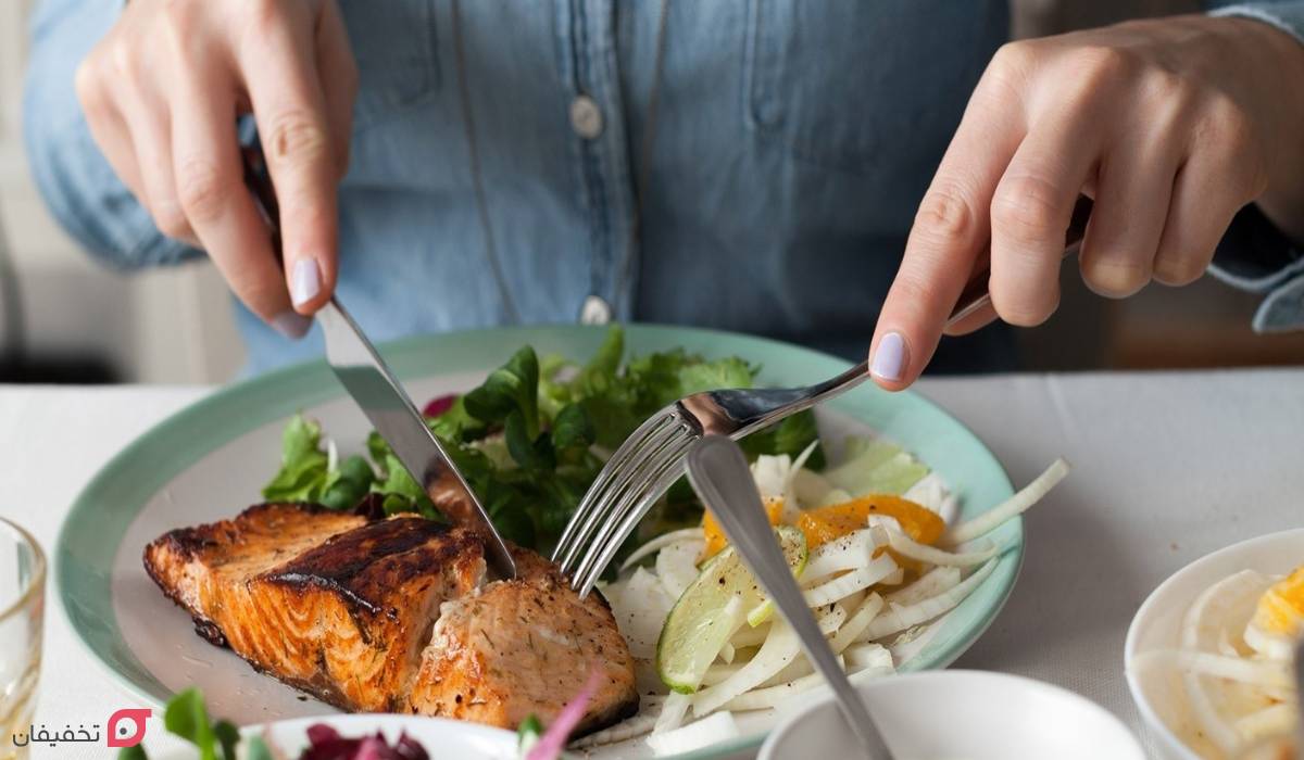 آداب غذا خوردن در رستوران های مجلل که باید بدانید 3 آداب غذا خوردن در رستوران های مجلل