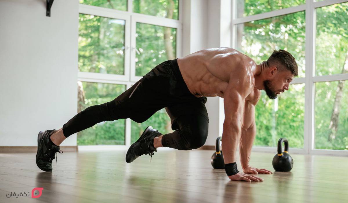 حرکت کوهنوردی چیست | انجام انواع حرکت با صندلی و روی زمین 5 انواع حرکت کوهنوردی