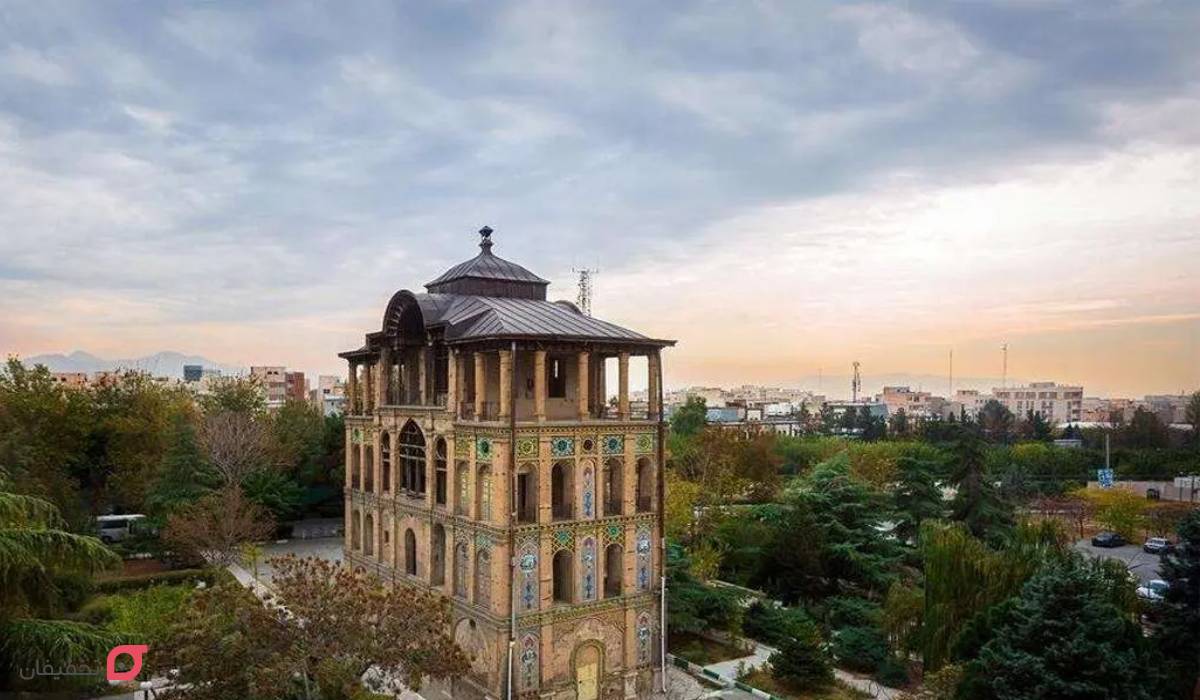 عمارت کلاه فرنگی تهران کجاست؟