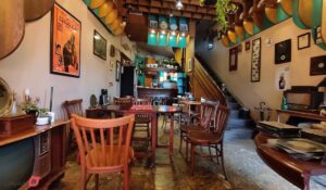 بهترین کافه های رشت | آدرس ۱۳ کافه برای صبحانه، تولد و عکاسی