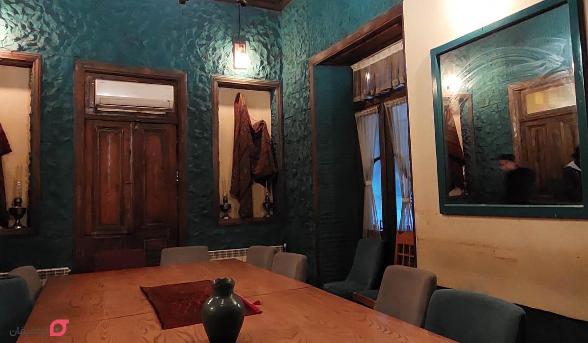 بهترین کافه های رشت | آدرس 13 کافه برای صبحانه، تولد و عکاسی 12 کافه ترنج رشت