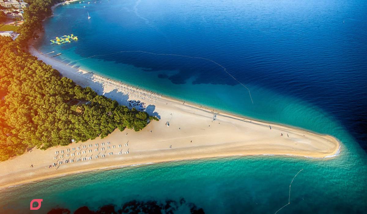 ساحل زلاتنی رات (Zlatni Rat – شاخ طلایی)