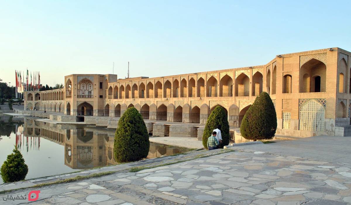 پل خواجو کجاست؟