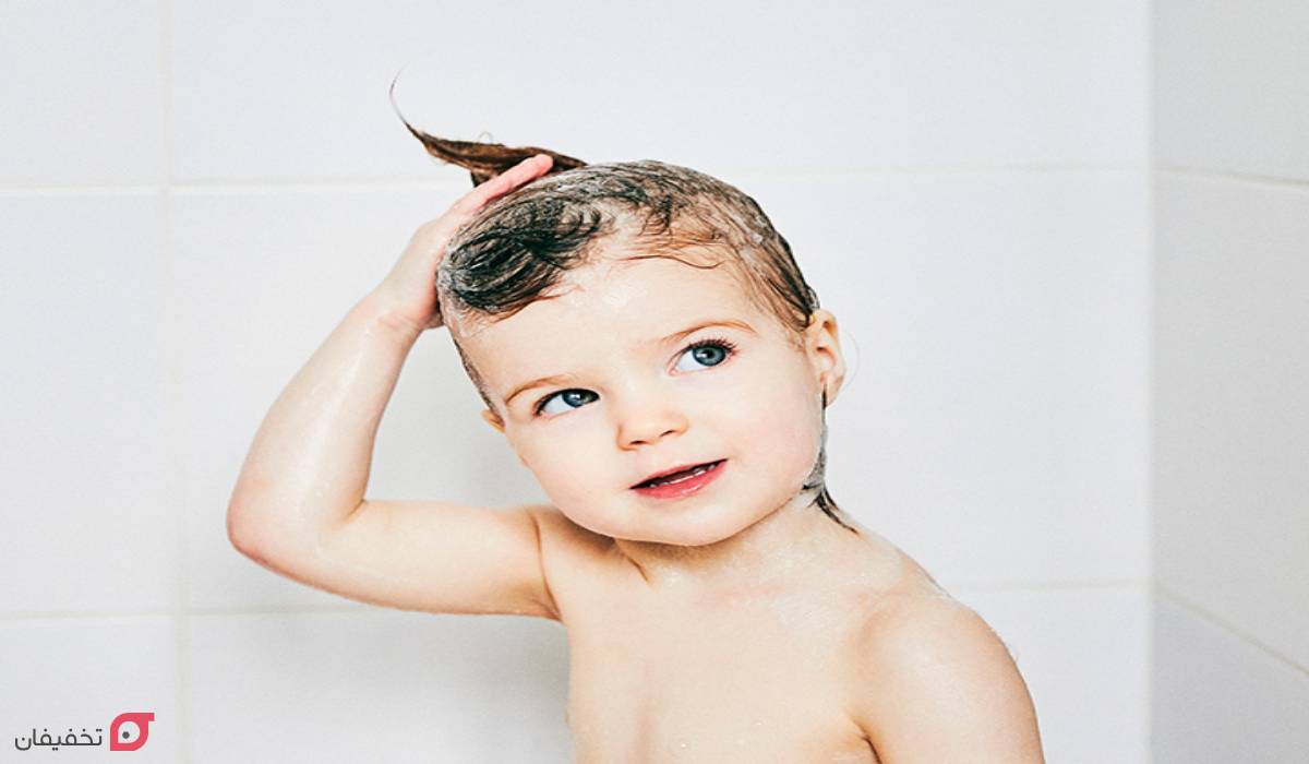 علت چرب شدن موی سر + 6 راه درمان قطعی و رفع دائمی چربی مو 6 علت چرب شدن موی سر در کودکان