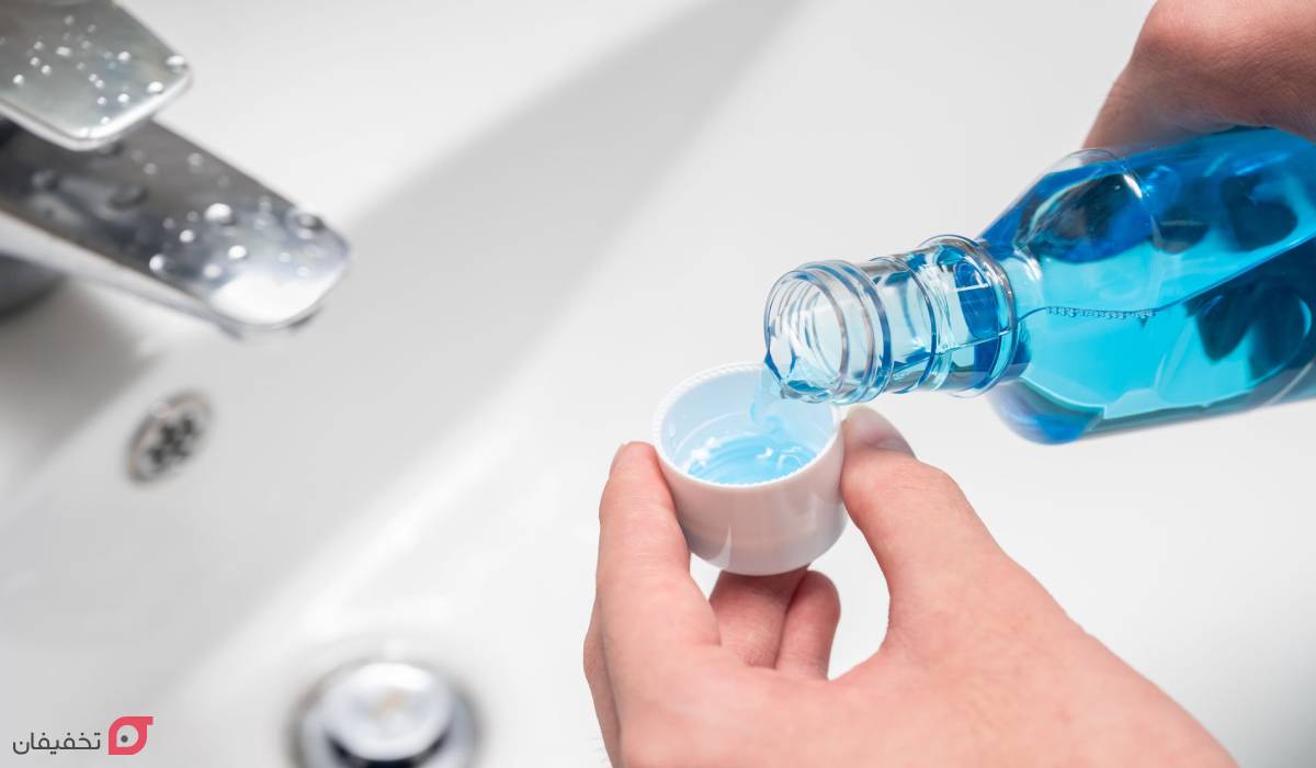 آبسه دندان چیست؟ علائم و خطرات | درمان فوری و نحوه تخلیه 6 درمان آبسه دندان فوری