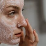 بهترین اسکراب صورت برای پوست خشک | 6 مارک + 5 اسکراب خانگی 30 بهترین اسکراب صورت برای پوست خشک