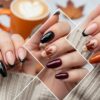 طرح ناخن پاییزی | 30 ایده جدید و ترند مینیمال و شیک 1404 49 طرح ناخن پاییزی