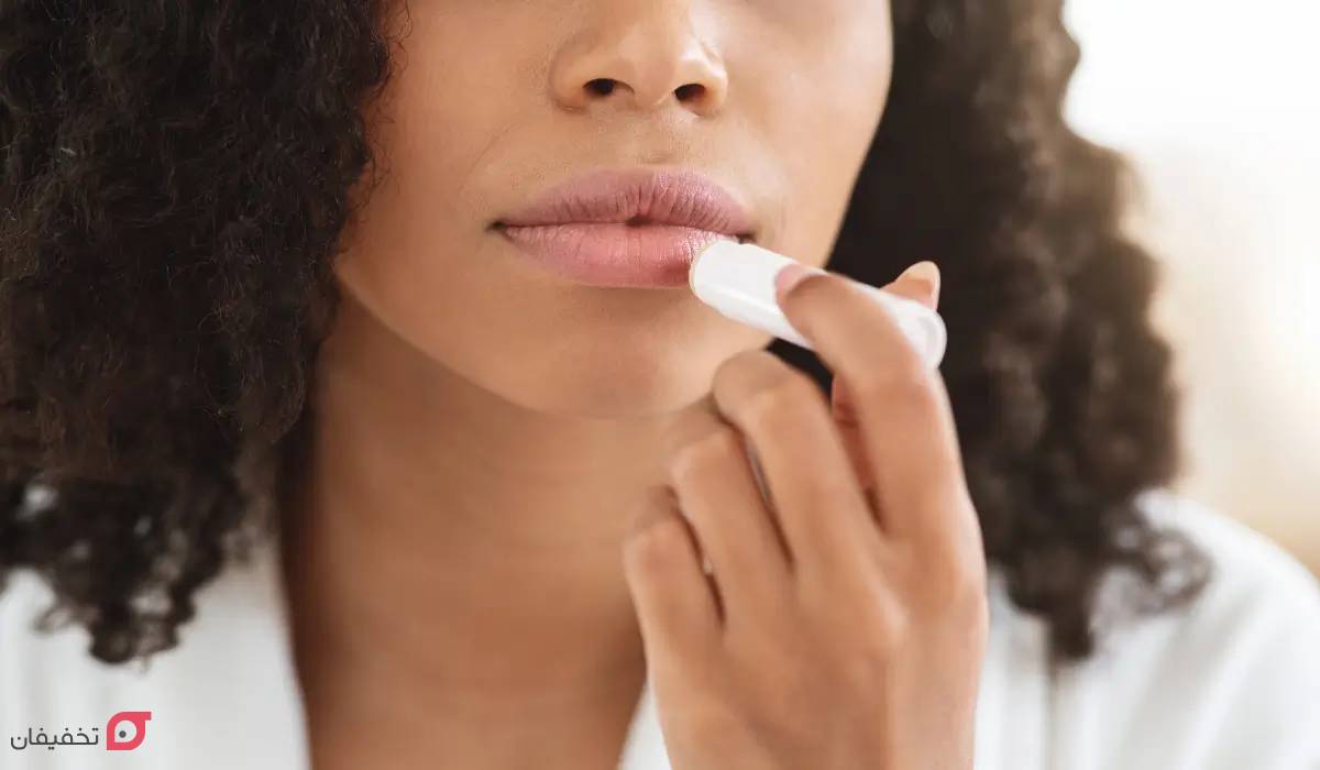 کمبود کدام ویتامین باعث ترک گوشه لب میشود؟ 12 پیشگیری از زخم شدن گوشه لب