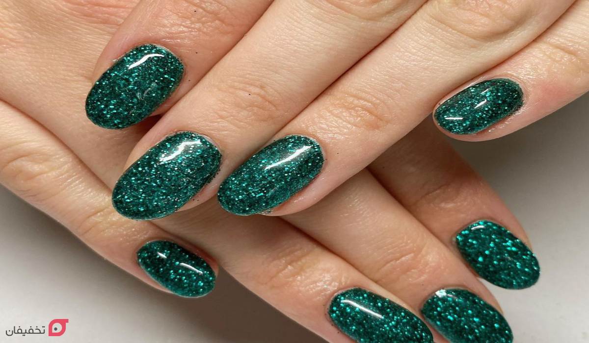 طرح ناخن کریسمس | عکس 22 مدل شیک و ساده جدید 2026 18 طرح ناخن کریسمس سبز