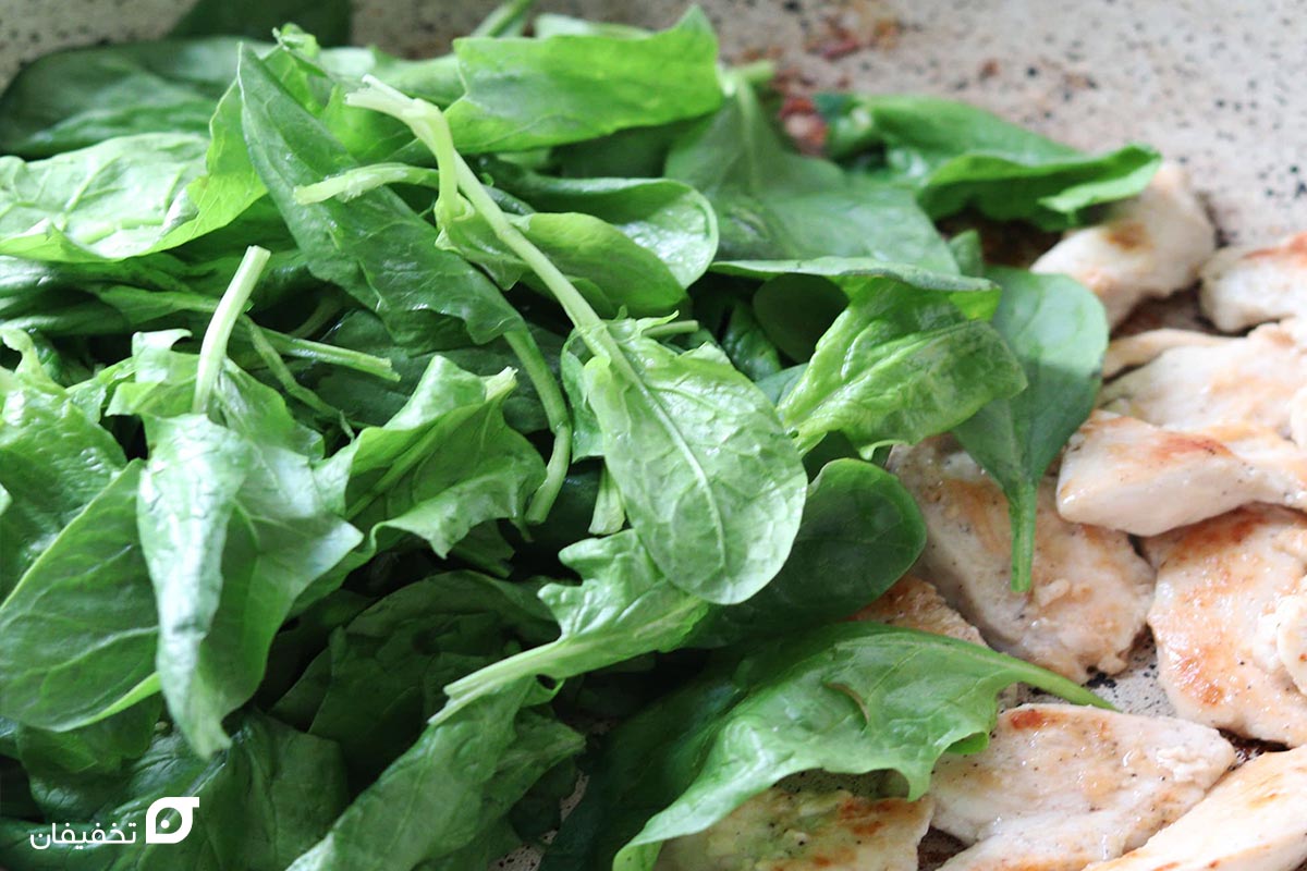 غذا با فیله مرغ | طرز تهیه انواع غذاهای لذیذ سوخاری و رژیمی 7 غذا با فیله مرغ و اسفناج