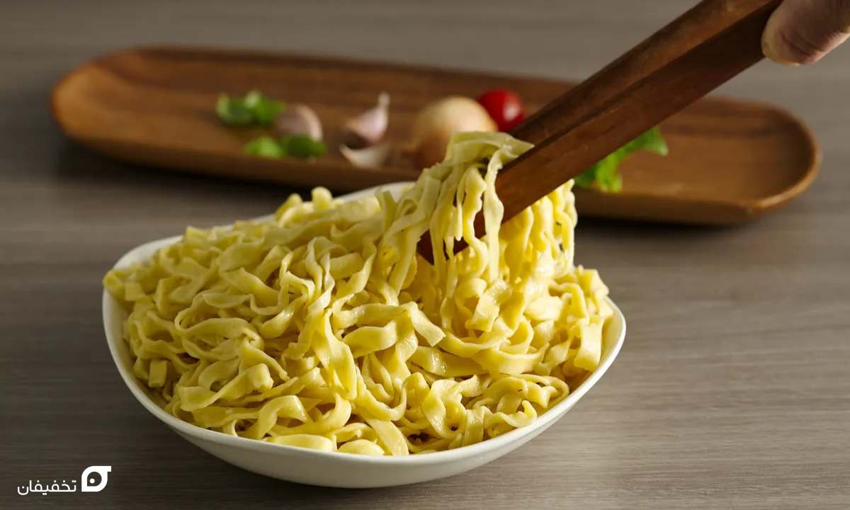 غذا با نودل و مواد دم دست | اقتصادی و فوری در ۱۵ دقیقه 10 غذا با نودل و پنیر پیتزا