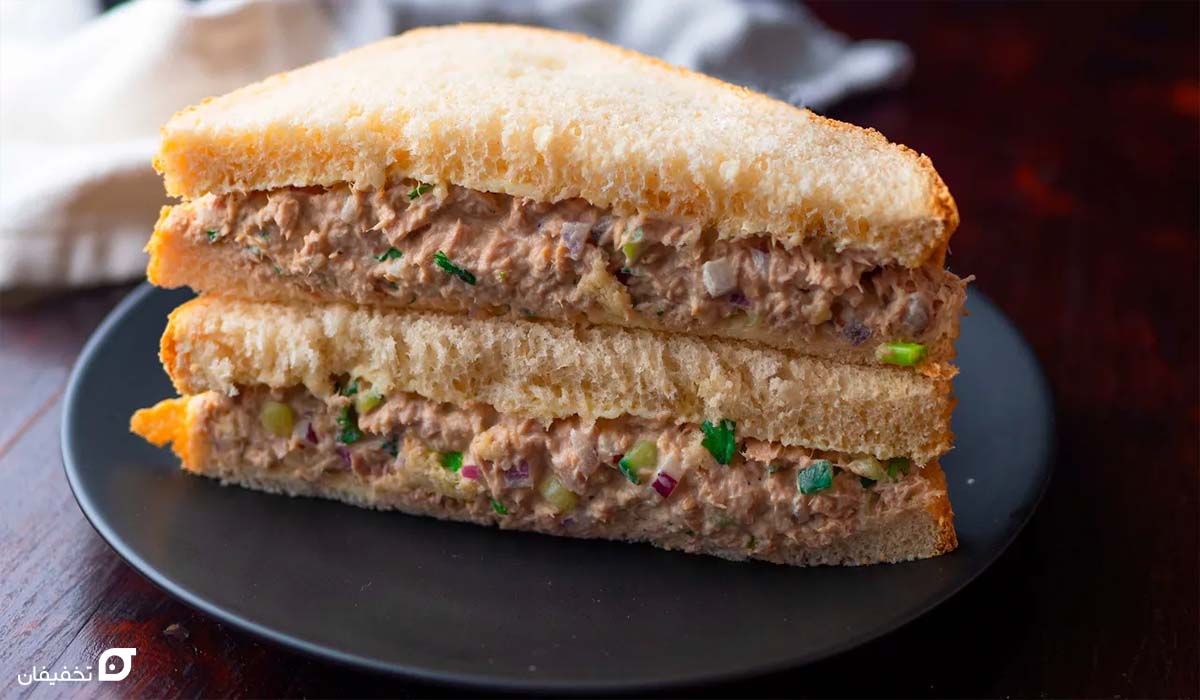 ساندویچ تن ماهی | 7 طرز تهیه ساده و خوشمزه در ۱۰ دقیقه 7 طرز تهیه ساندویچ تن ماهی با قارچ